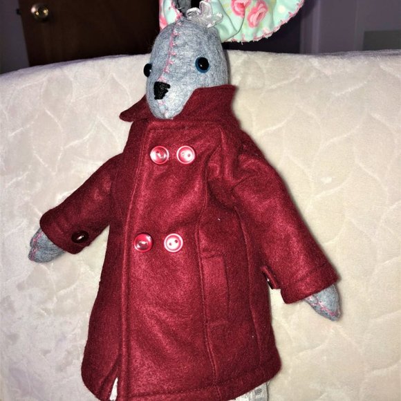 Bunny, coat, scarf, boots and dress - Picture 7 of 8